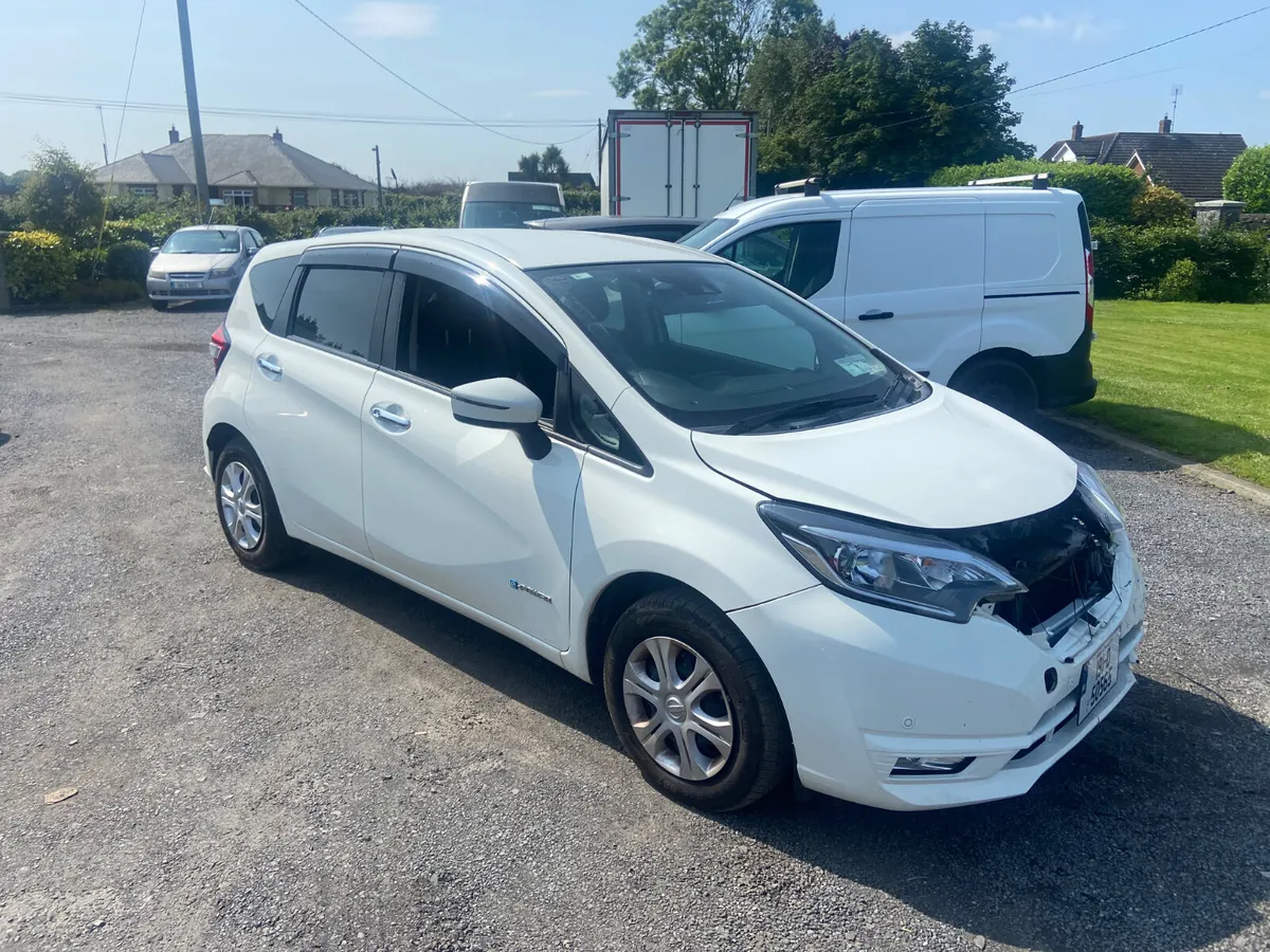 2019 Nissan not hybrid damaged - Image 1