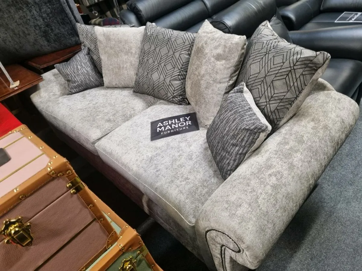 Ashley manner seater