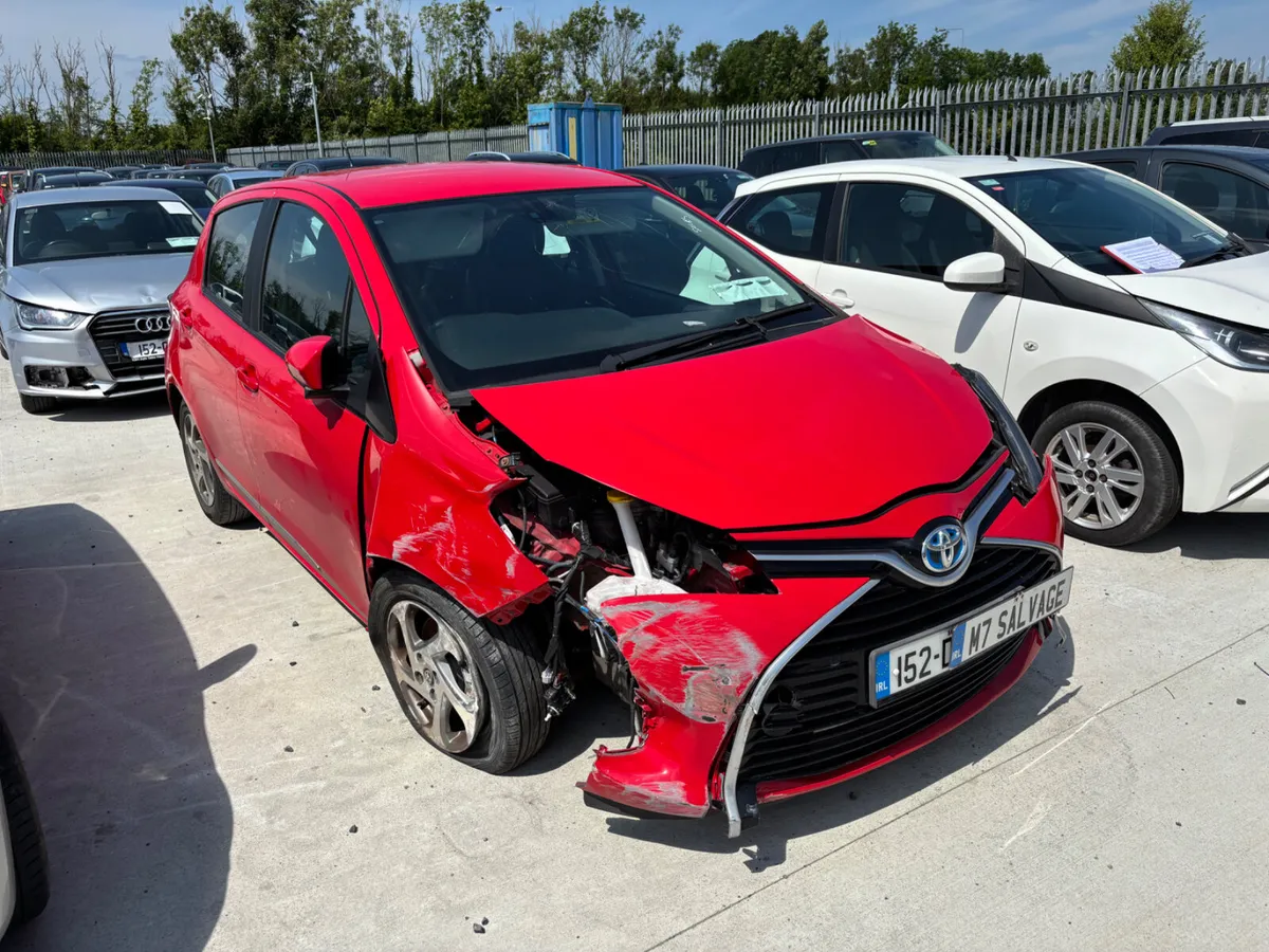 15 Yaris Hybrid Only 45k miles Sarting - Image 2