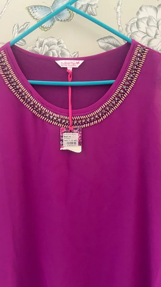 New women’s top 16 - Image 4