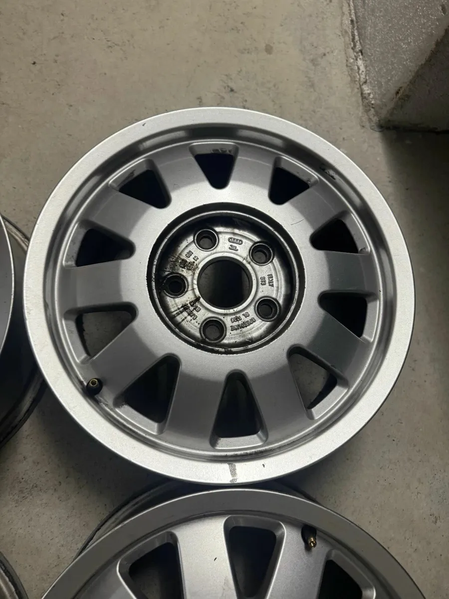 15 inch alloy rims 8D0601025  Audi A4 with covers - Image 4