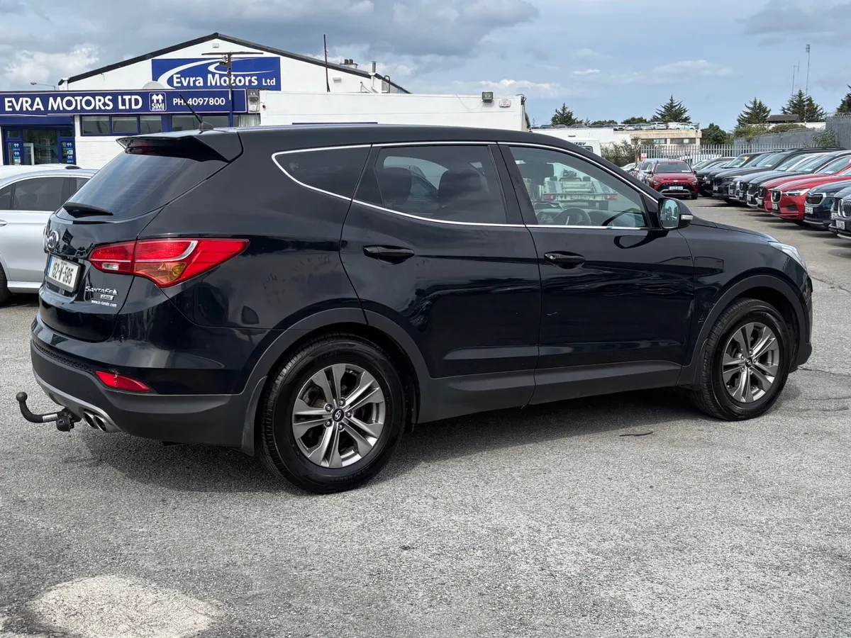 2015 Hyundai Santa Fe 2.2D Comfort Nct & Tax11/25 - Image 4