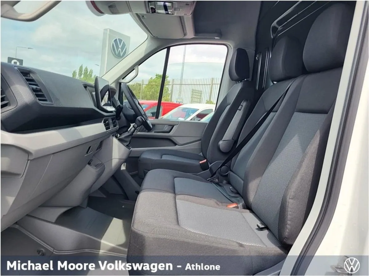 Volkswagen Crafter HL 30mwb 2.0 TDI 140BHP M6F 5DR - Image 4
