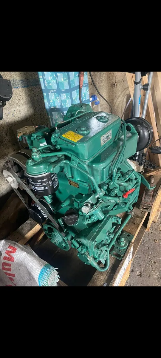 Boat engine - Image 1