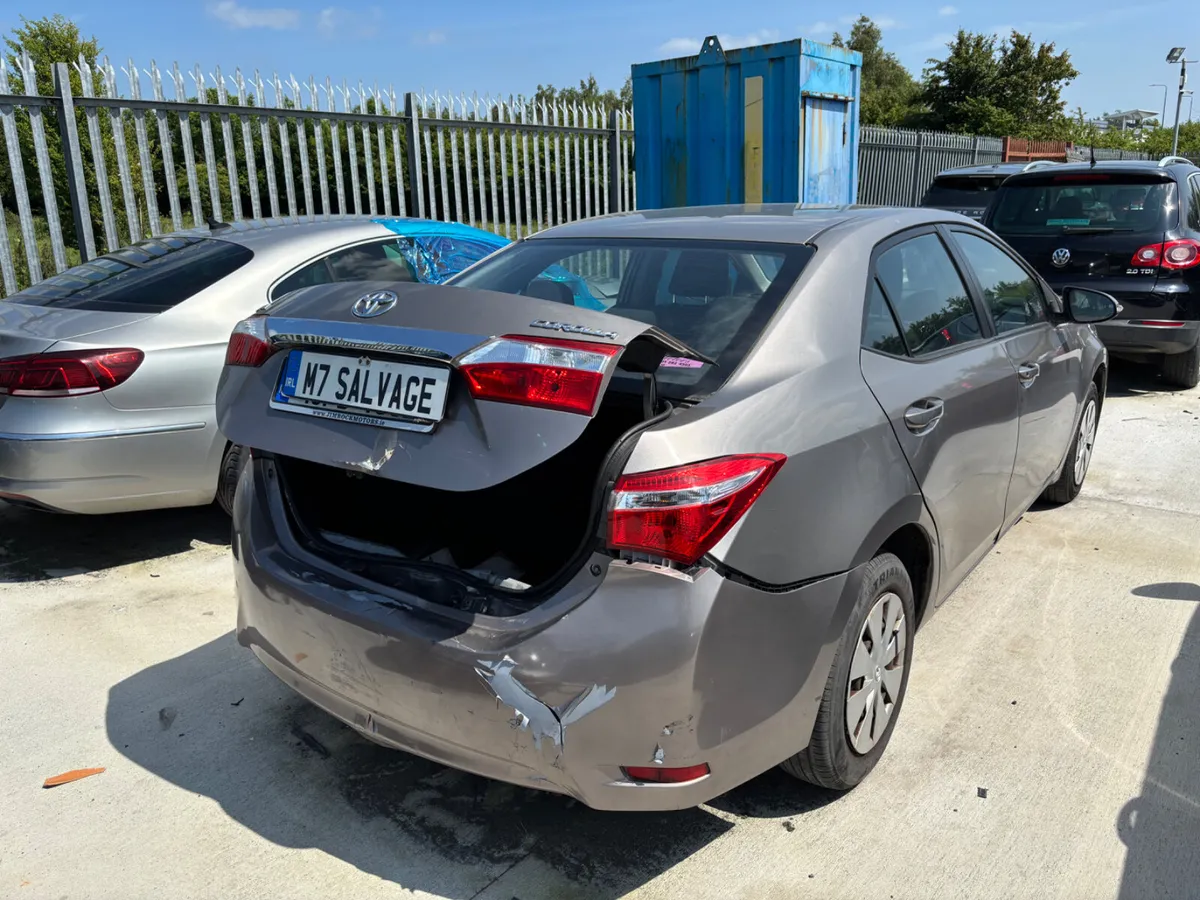 15 Corolla 1.3 Petrol 170km Drives - Image 4