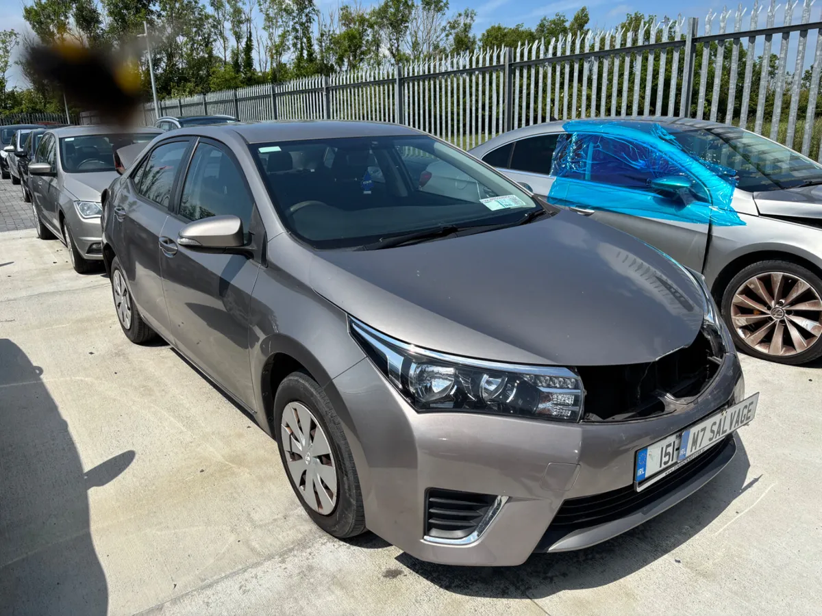 15 Corolla 1.3 Petrol 170km Drives - Image 2