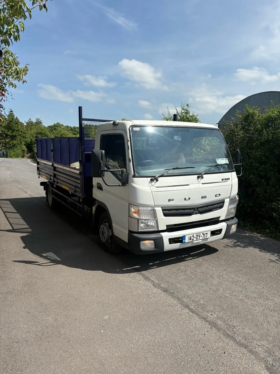 Mitsubishi fuso tipper - Image 1