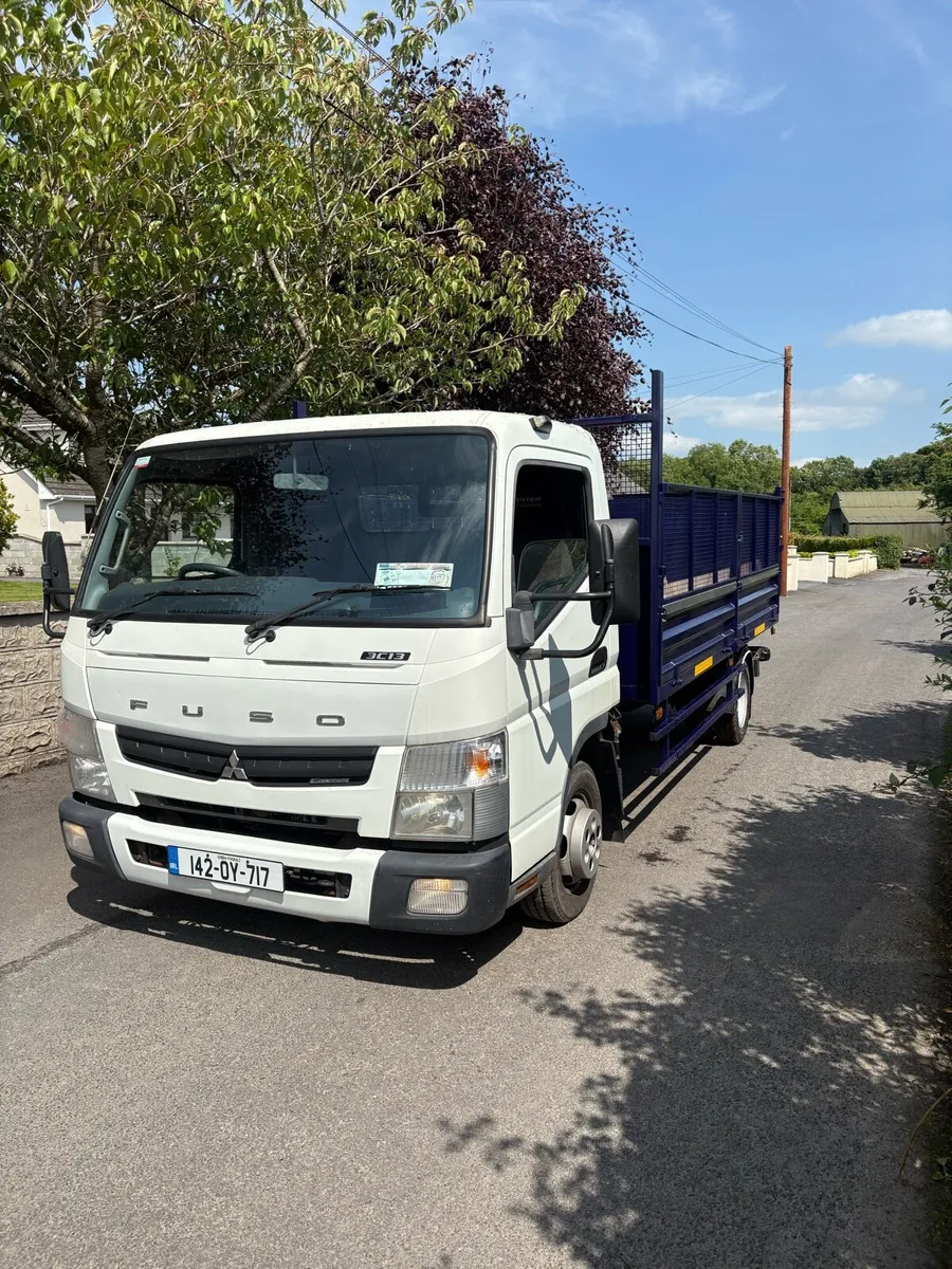 Mitsubishi fuso tipper - Image 2