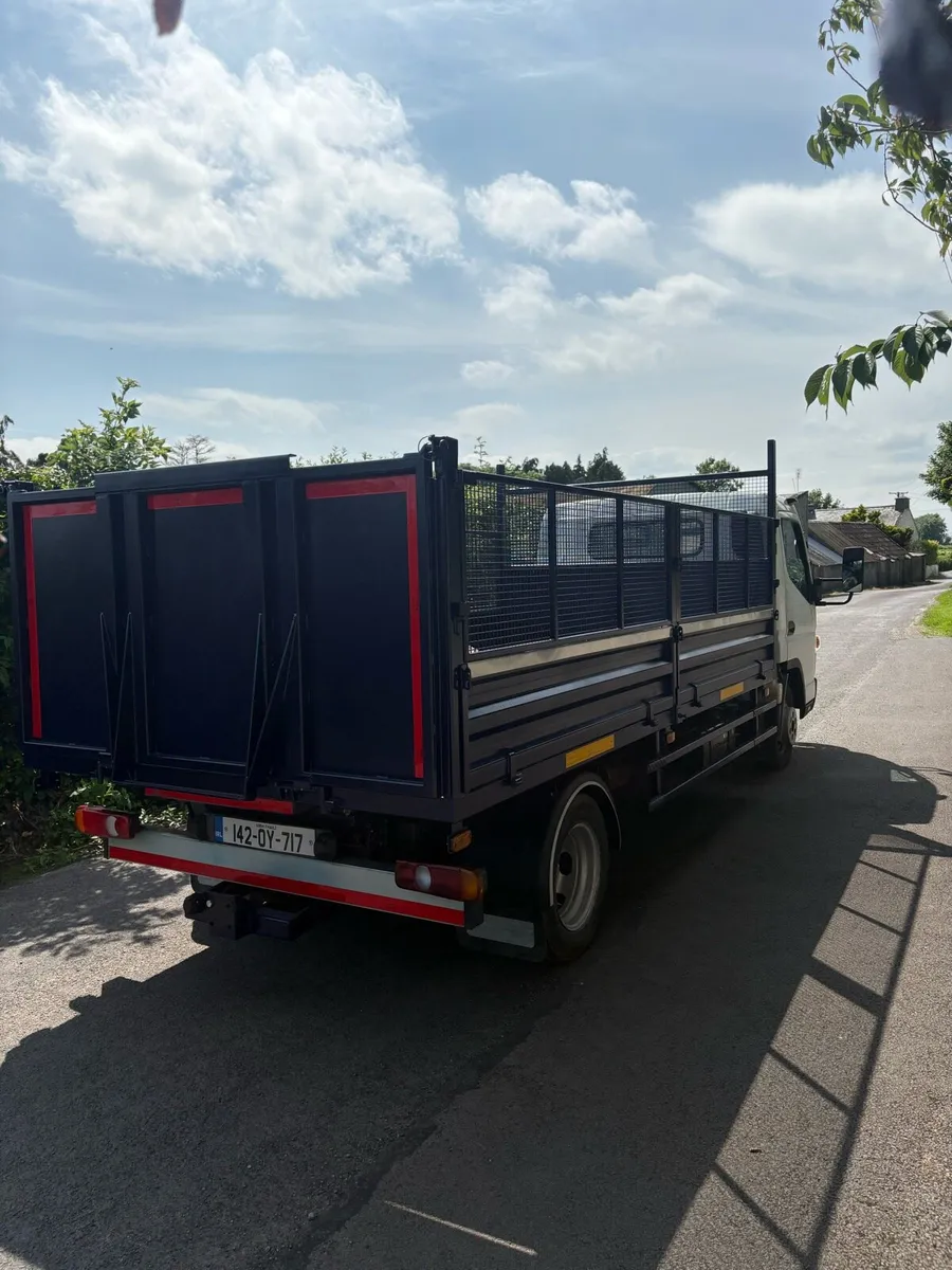 Mitsubishi fuso tipper - Image 4