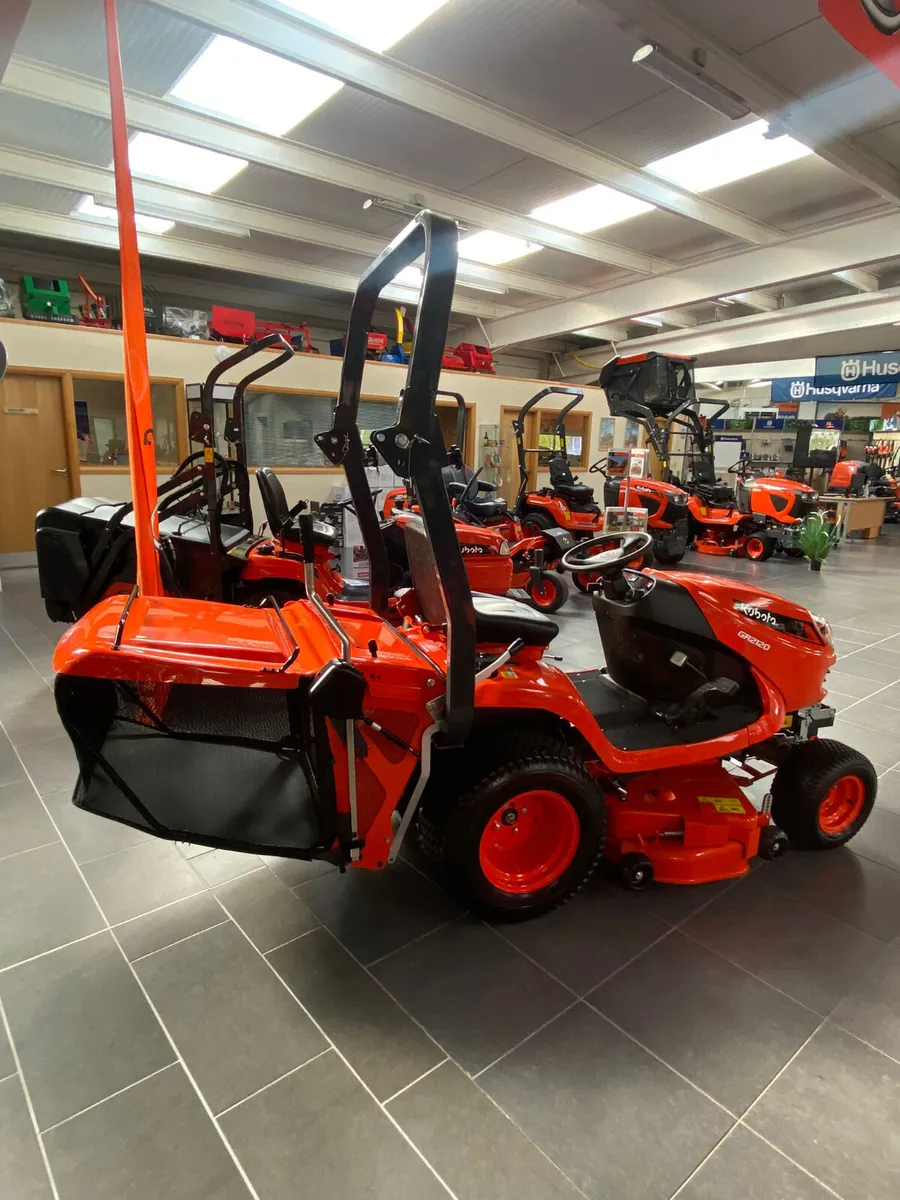 New Kubota GR2120 Ride-on Lawnmower - Image 2