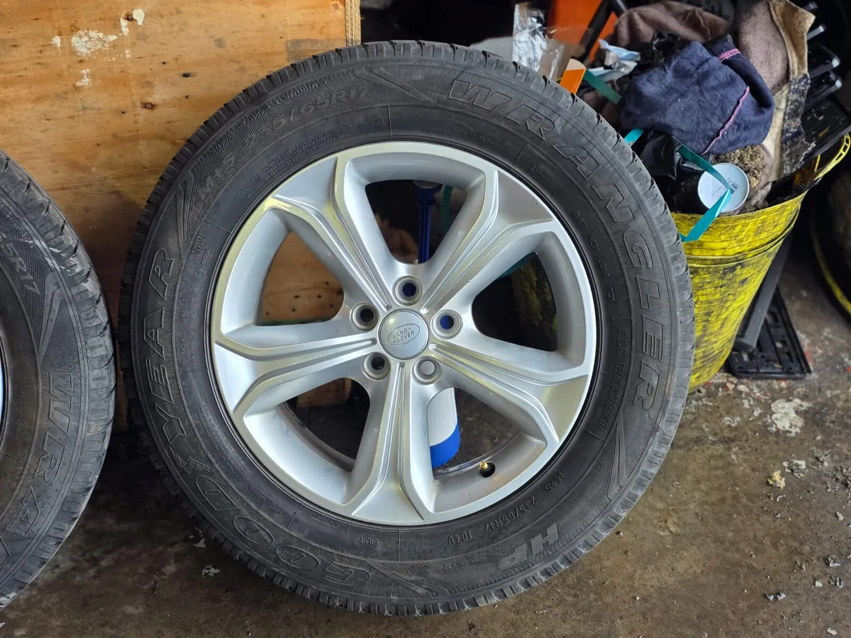 4 Genuine Landrover/Range Rover Alloys 17" 5X108 - Image 2