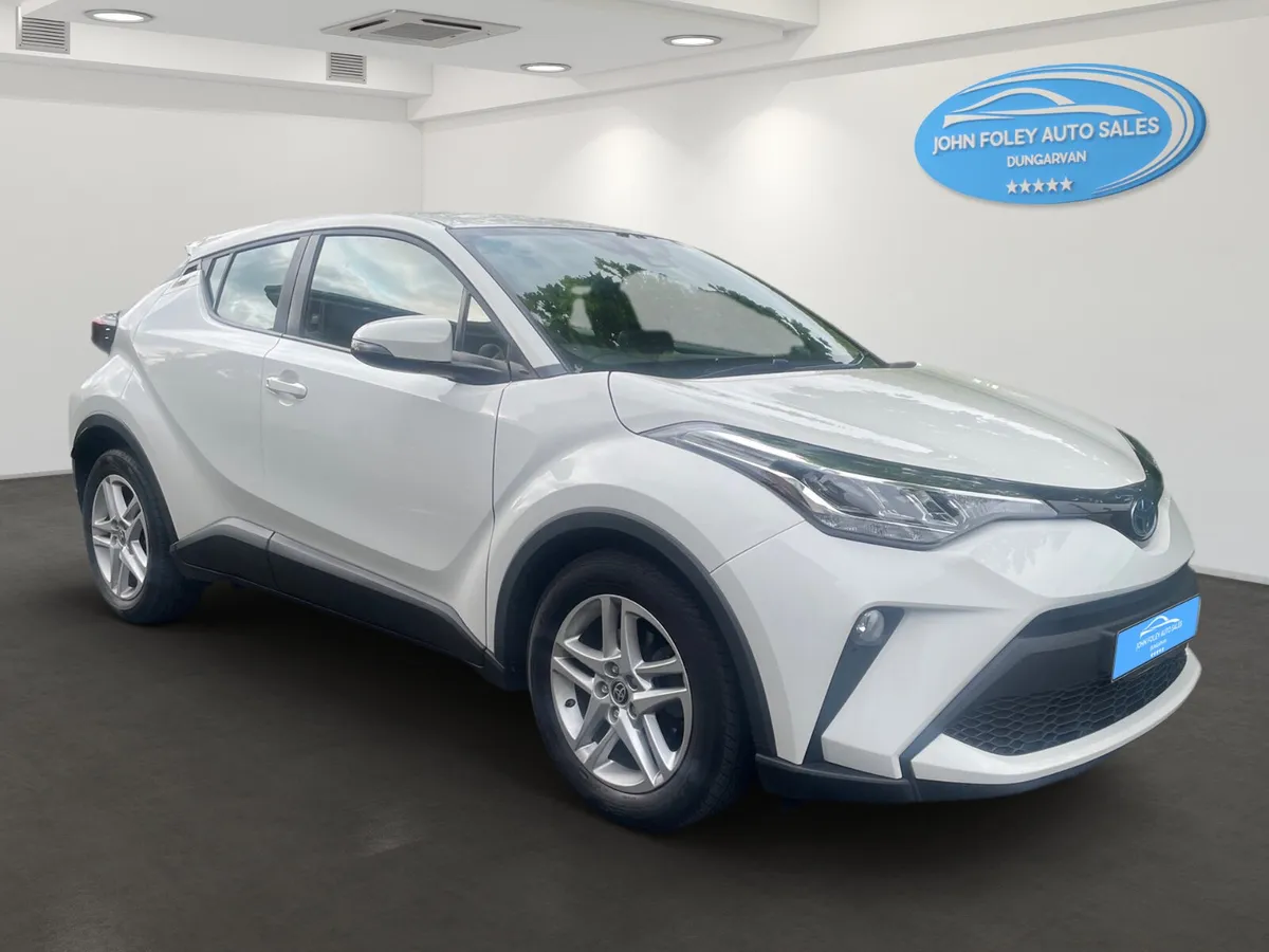 2022 -Toyota C-HR -1.8 Hybrid Automatic - Image 2