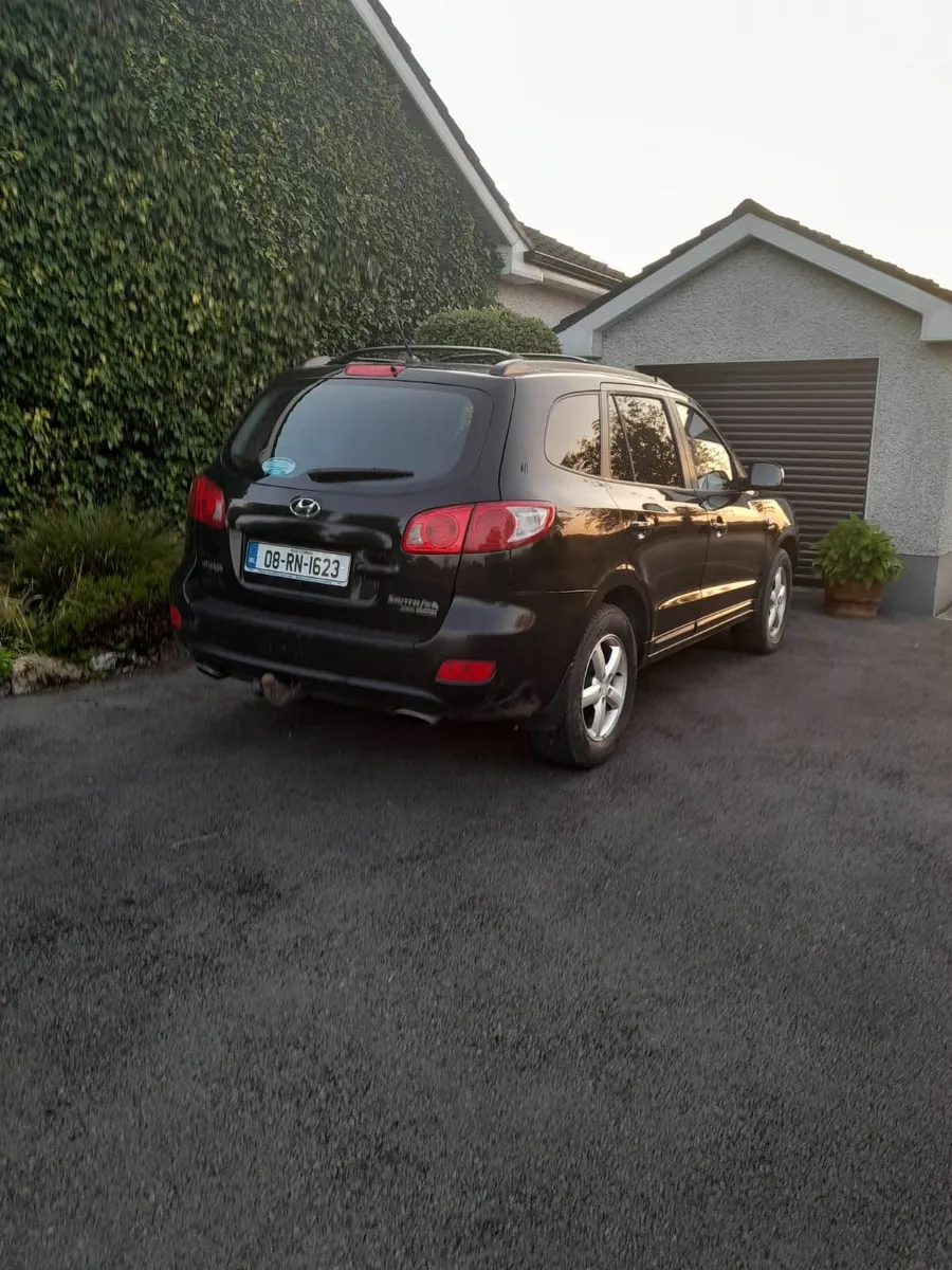 Hyundai Santa Fe 2008 - Image 2