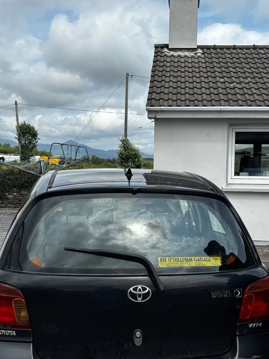 Toyota Yaris 2004 - Image 3
