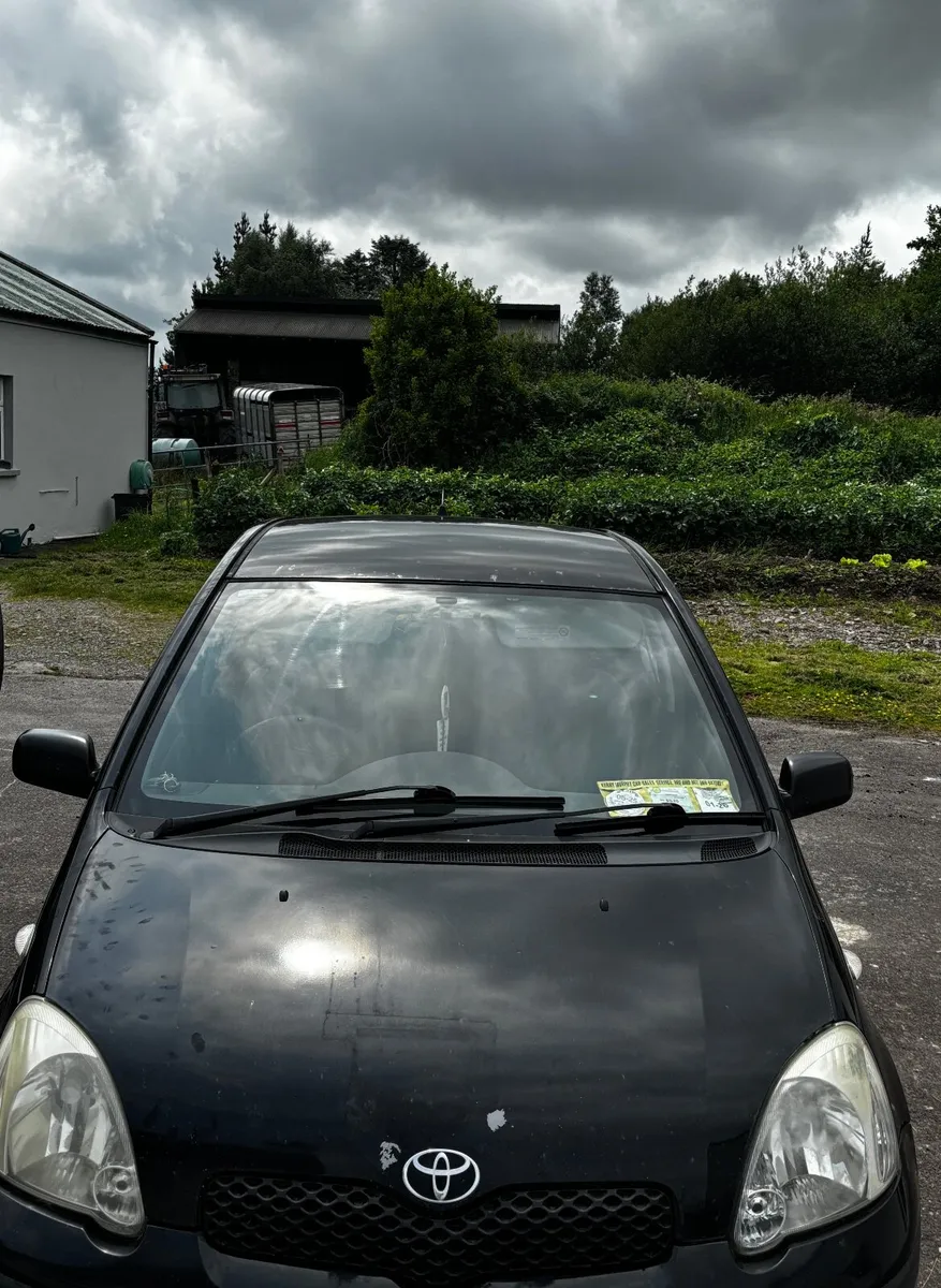 Toyota Yaris 2004 - Image 1