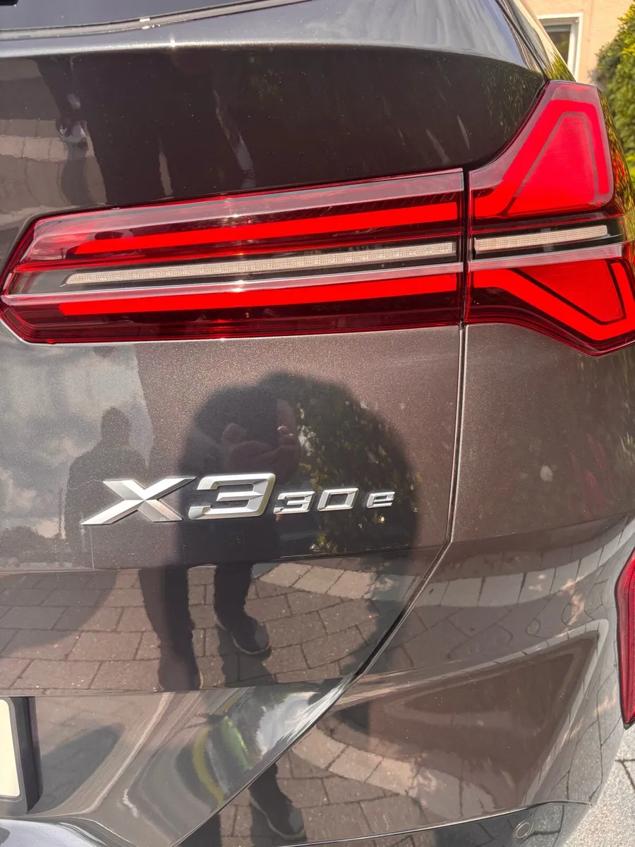 2025 BMW X3 MSport Pro plug in - Image 3