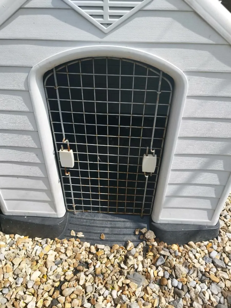 Dog kennel - Image 1