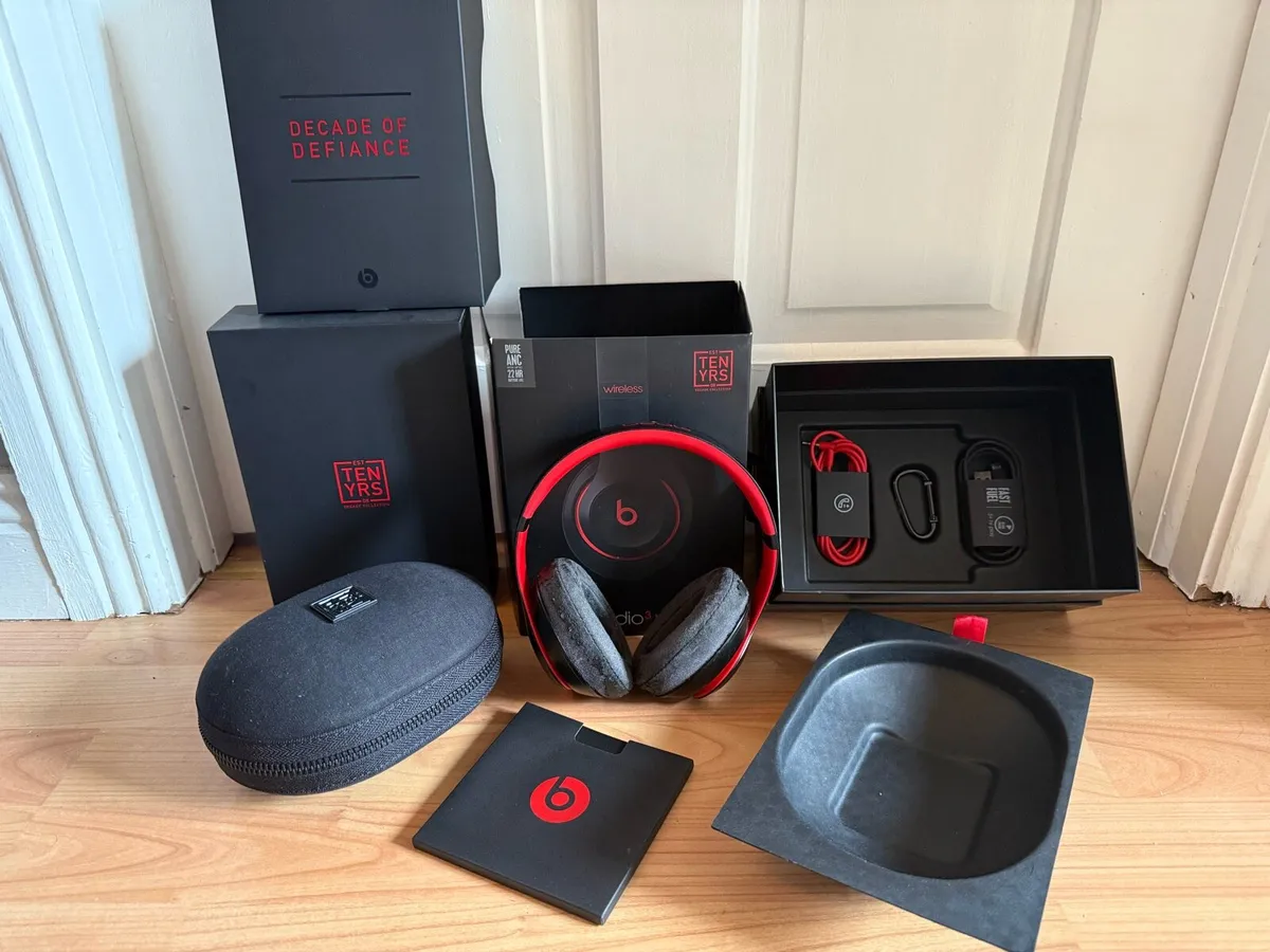 Beats by Dre studio 3 black red 10 year headphones - Image 1
