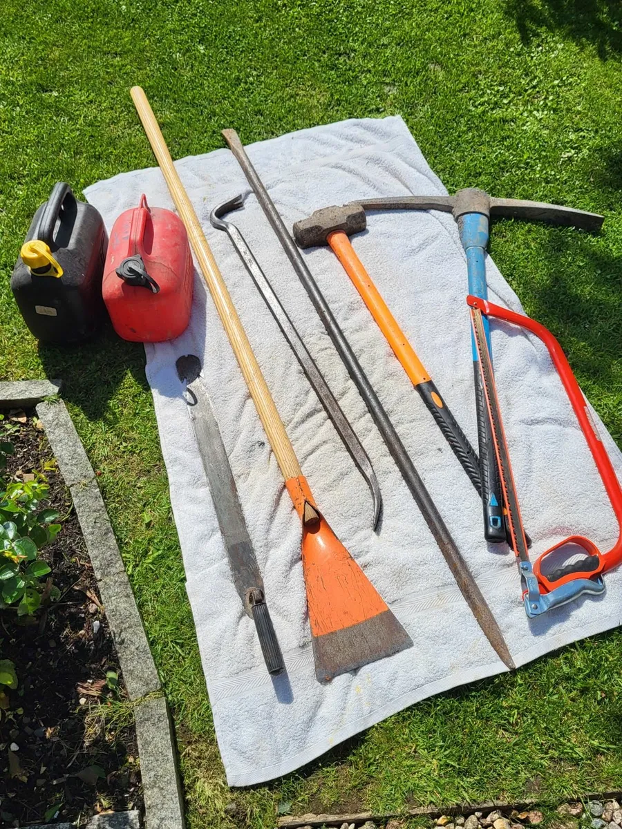 Various tools, various prices,