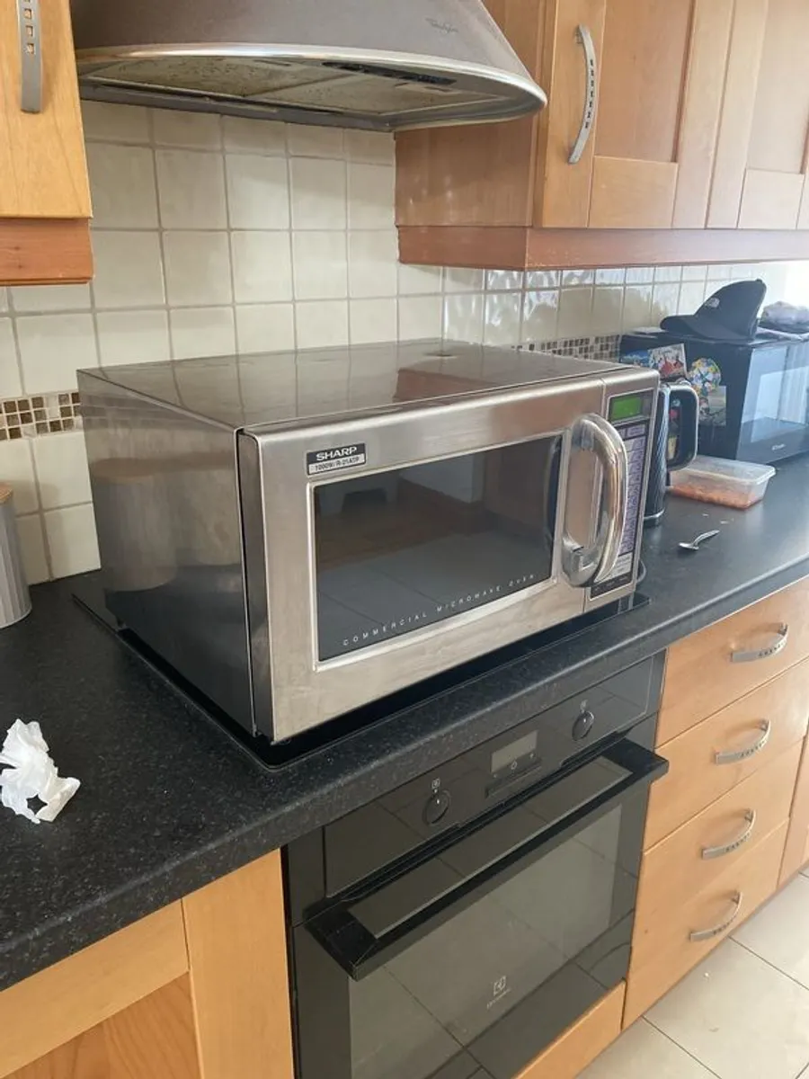 Commercial microwave oven Sharp 1000w/ R-21ATP - Image 4