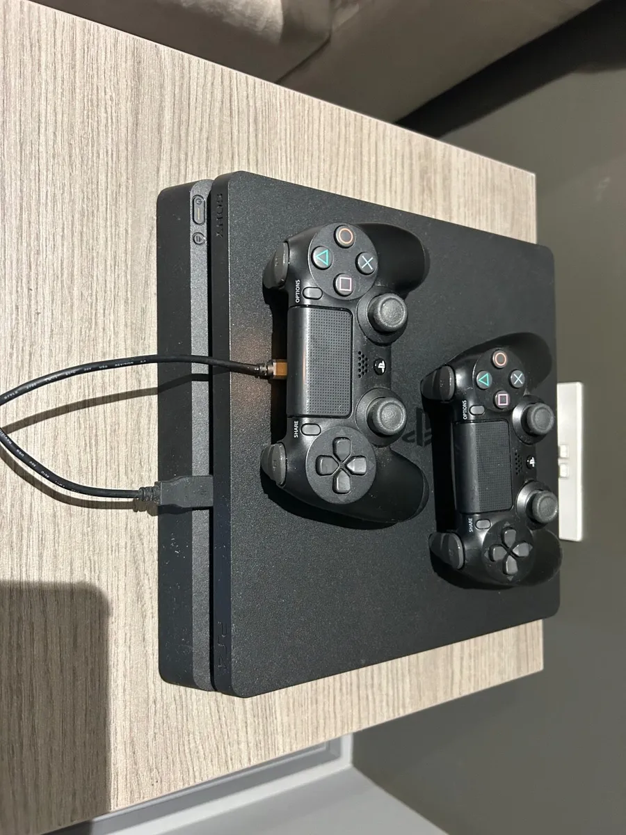 Playstation 4 Slim - Image 1