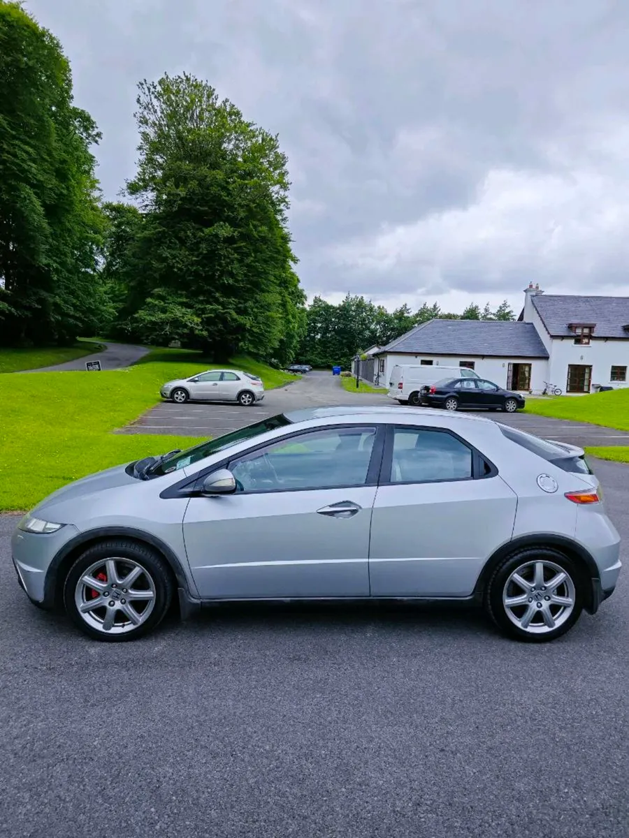 Honda Civic 1.8 EX Sport '08 - Image 2