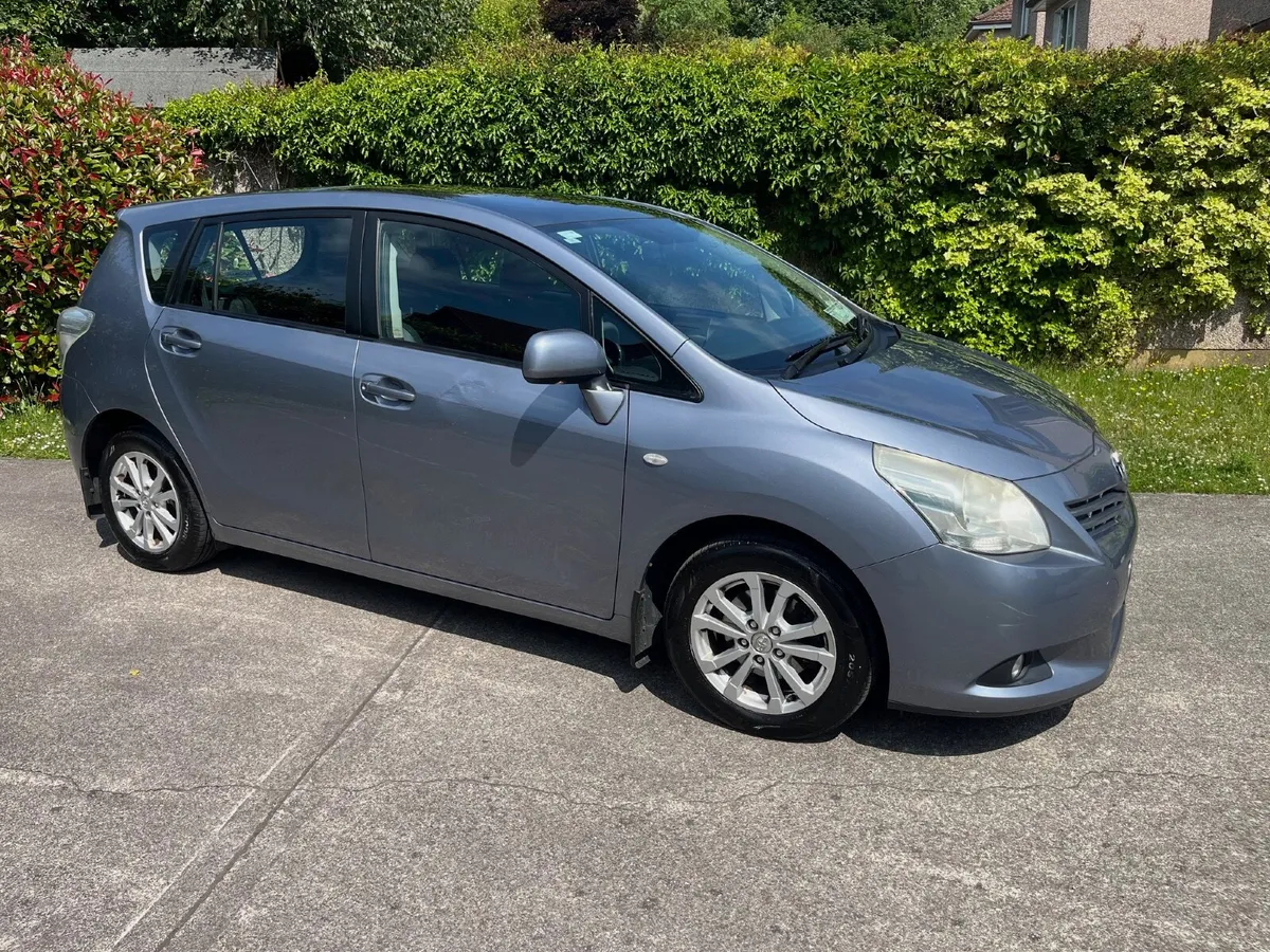 Toyota Verso 2013 - 7 seater - Image 1