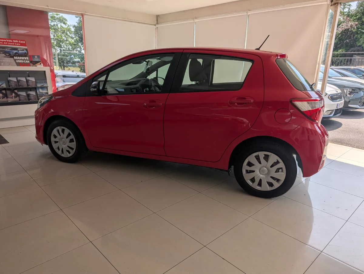 2019 Toyota Yaris - Image 3