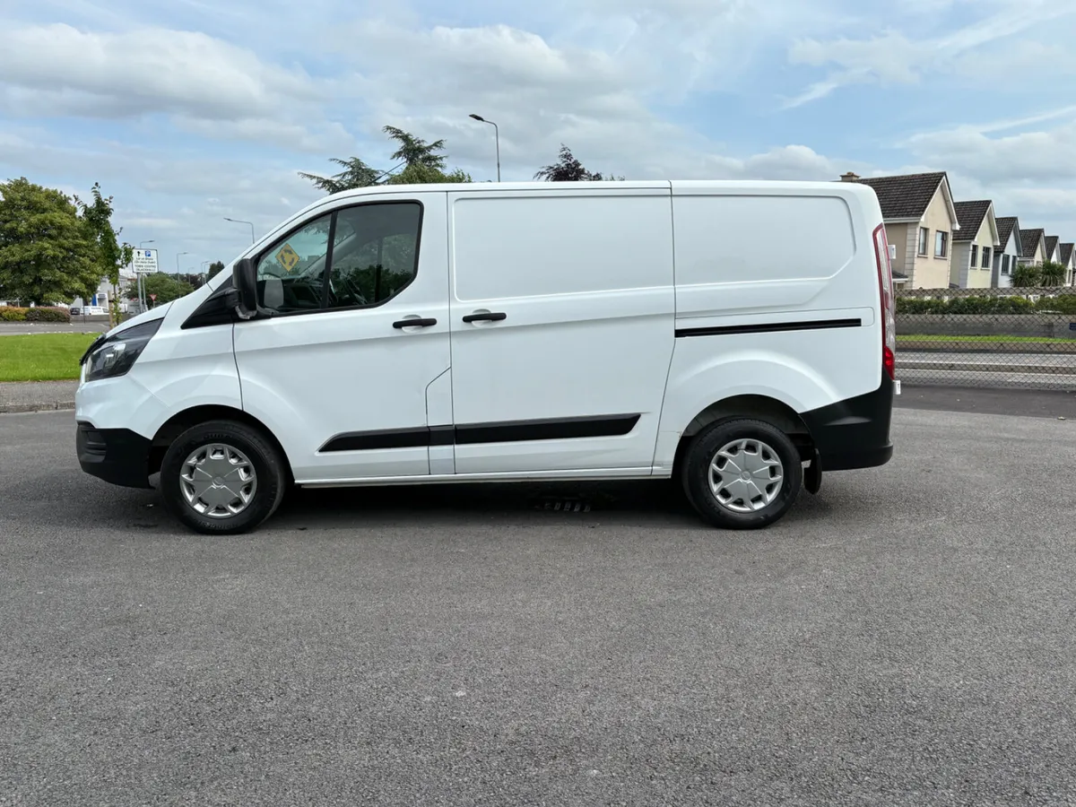 ABSOLUTELY IMMACULATE 2019 CUSTOM - Image 4
