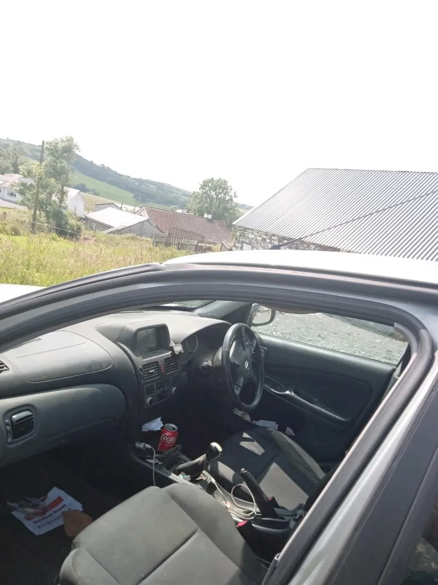Car - Image 4