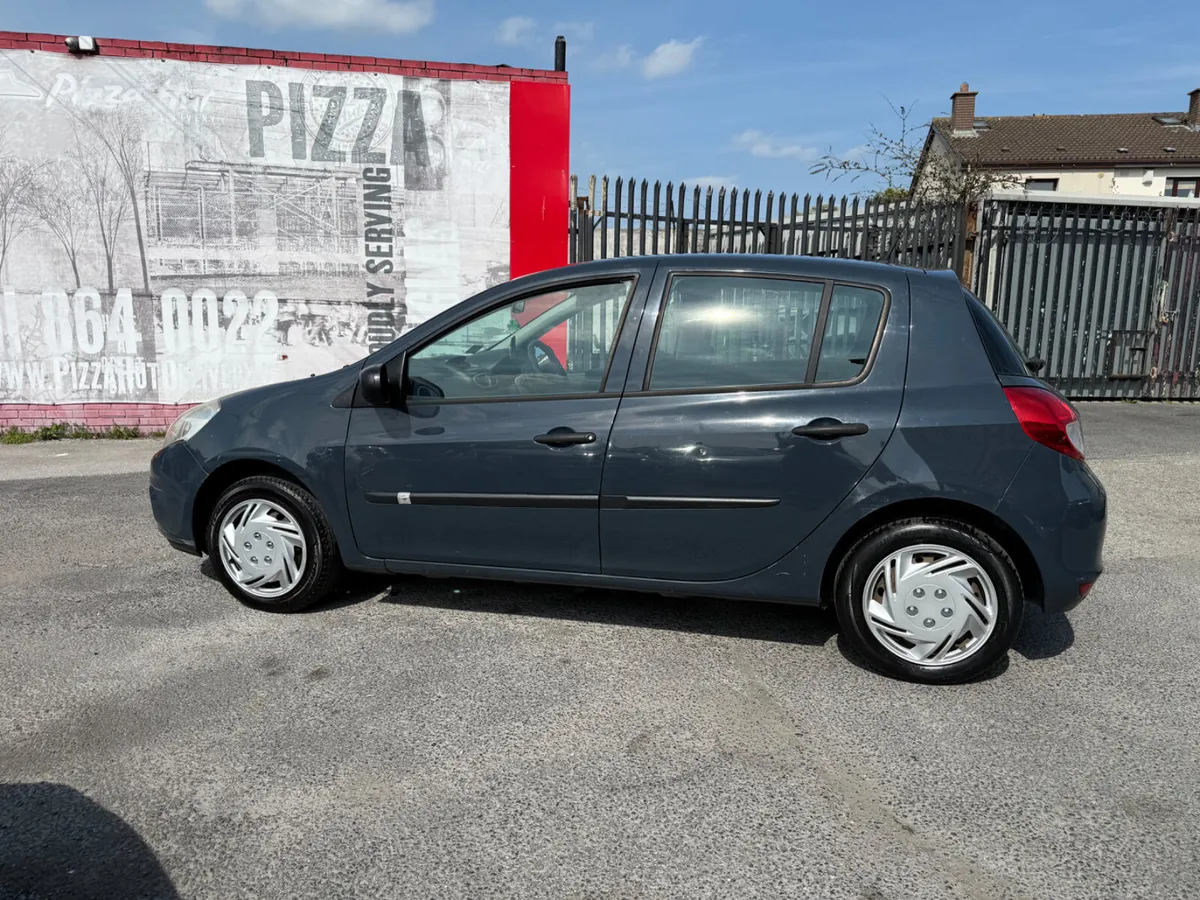 Renault Clio 1.1 Petrol NEW NCT Low KMS - Image 4