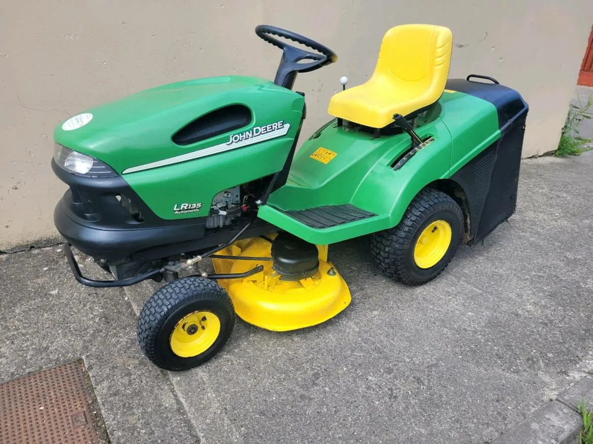 John deere lawnmower - Image 1