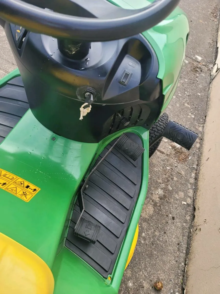 John deere lawnmower - Image 4