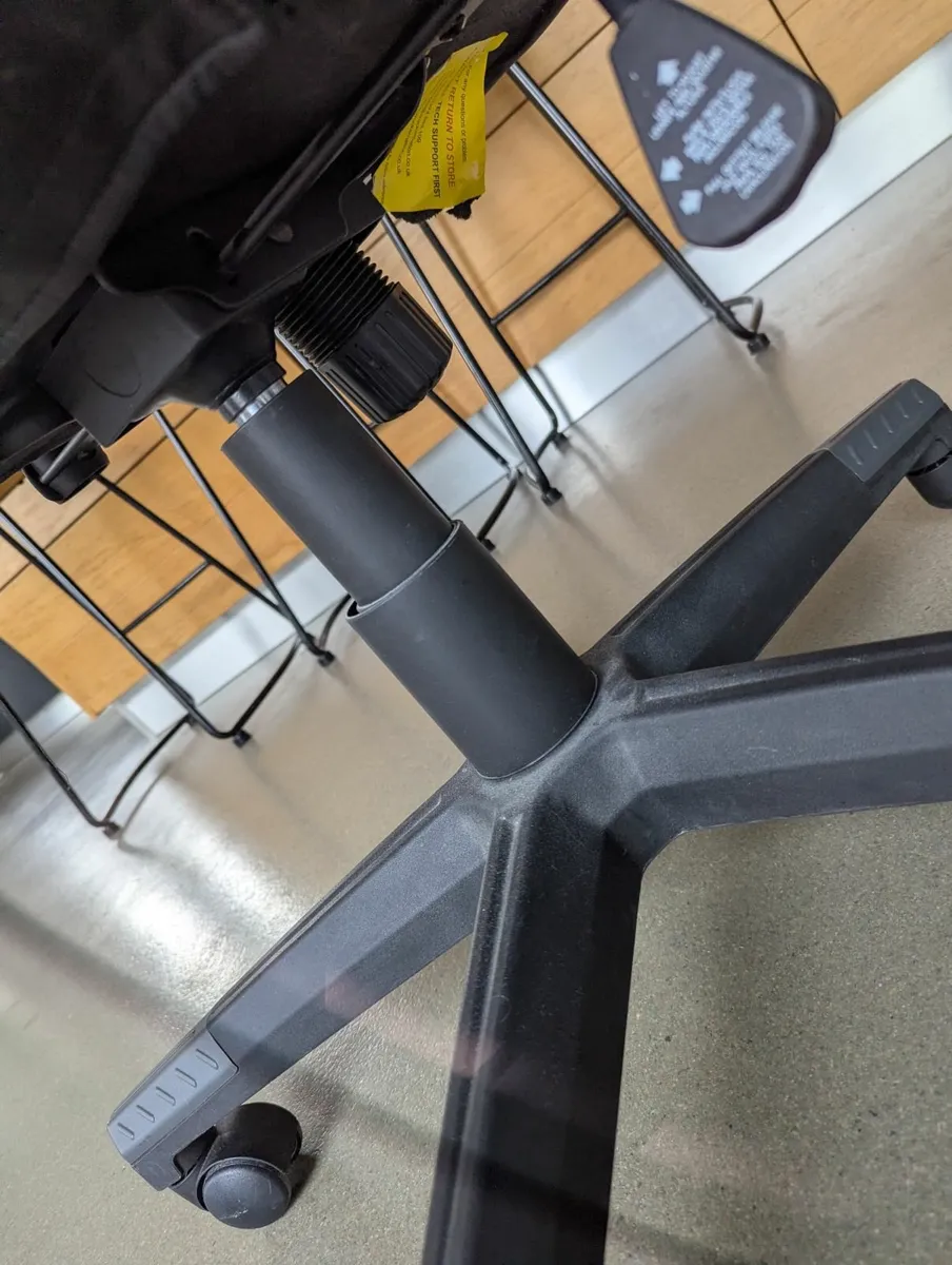 Gaming chair - Image 4