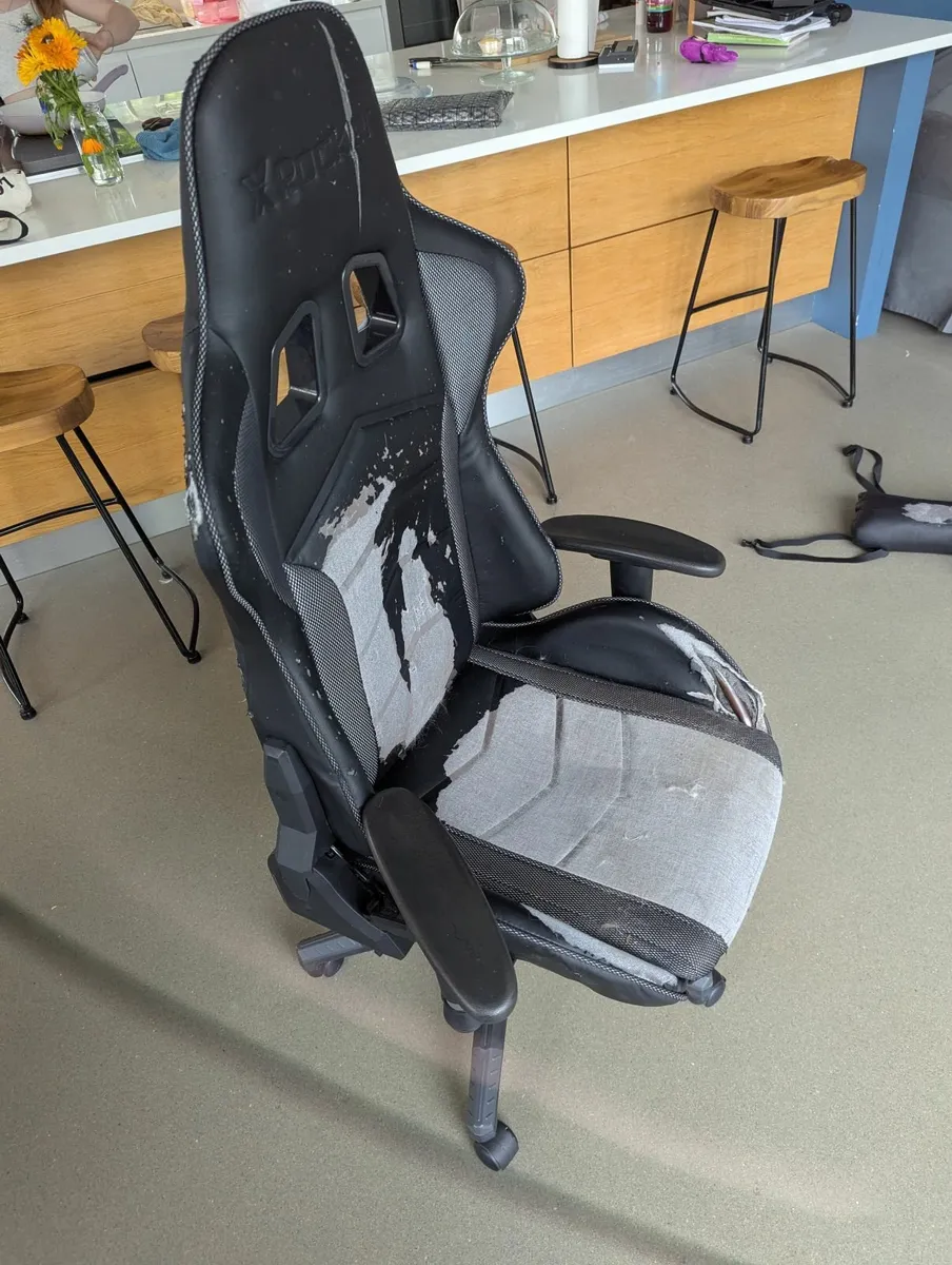 Gaming chair - Image 1