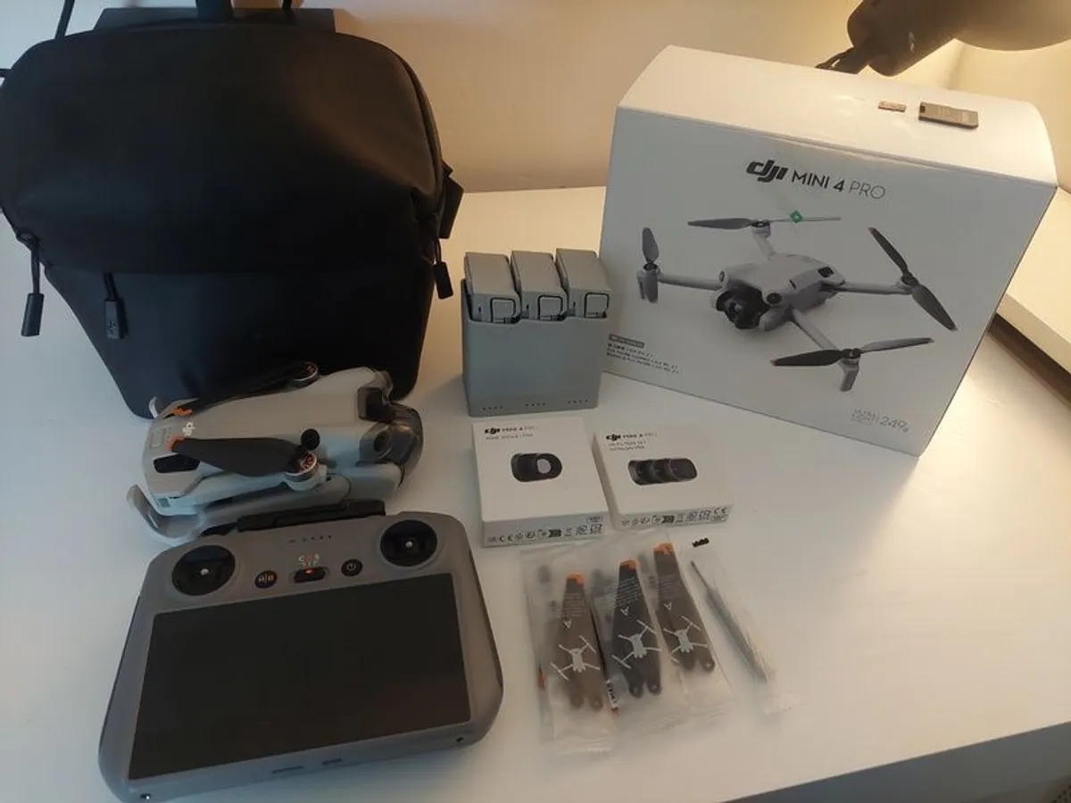 DJI Mini 4 Pro Fly More Combo - Image 4