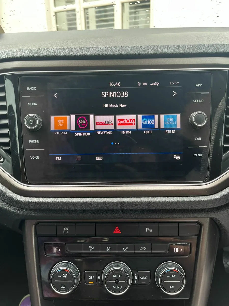 Volkswagen T-Roc 2019 - Image 2