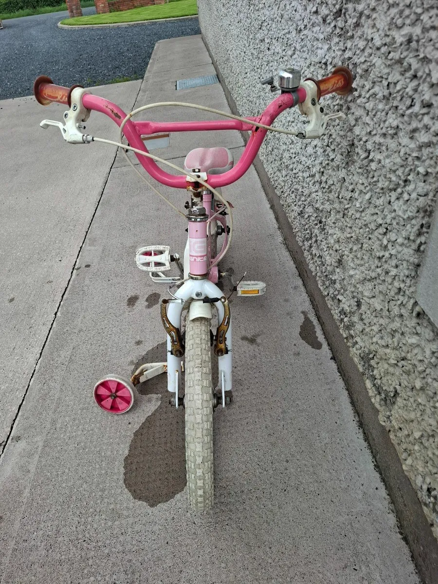 Girls  bike - Image 2