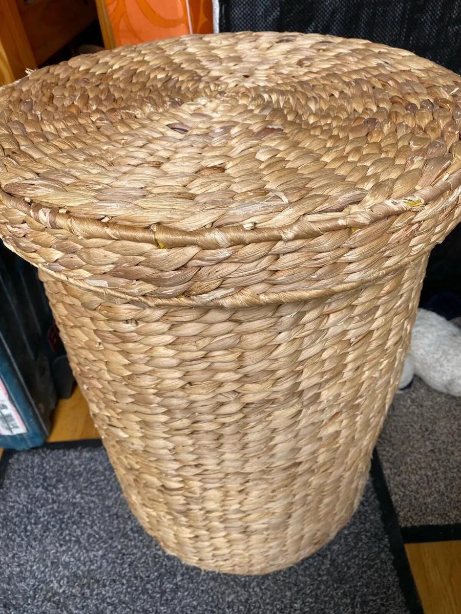 Laundry basket - Image 1