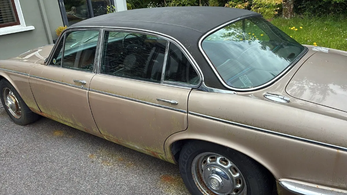 Daimler Other 1976 - Image 1