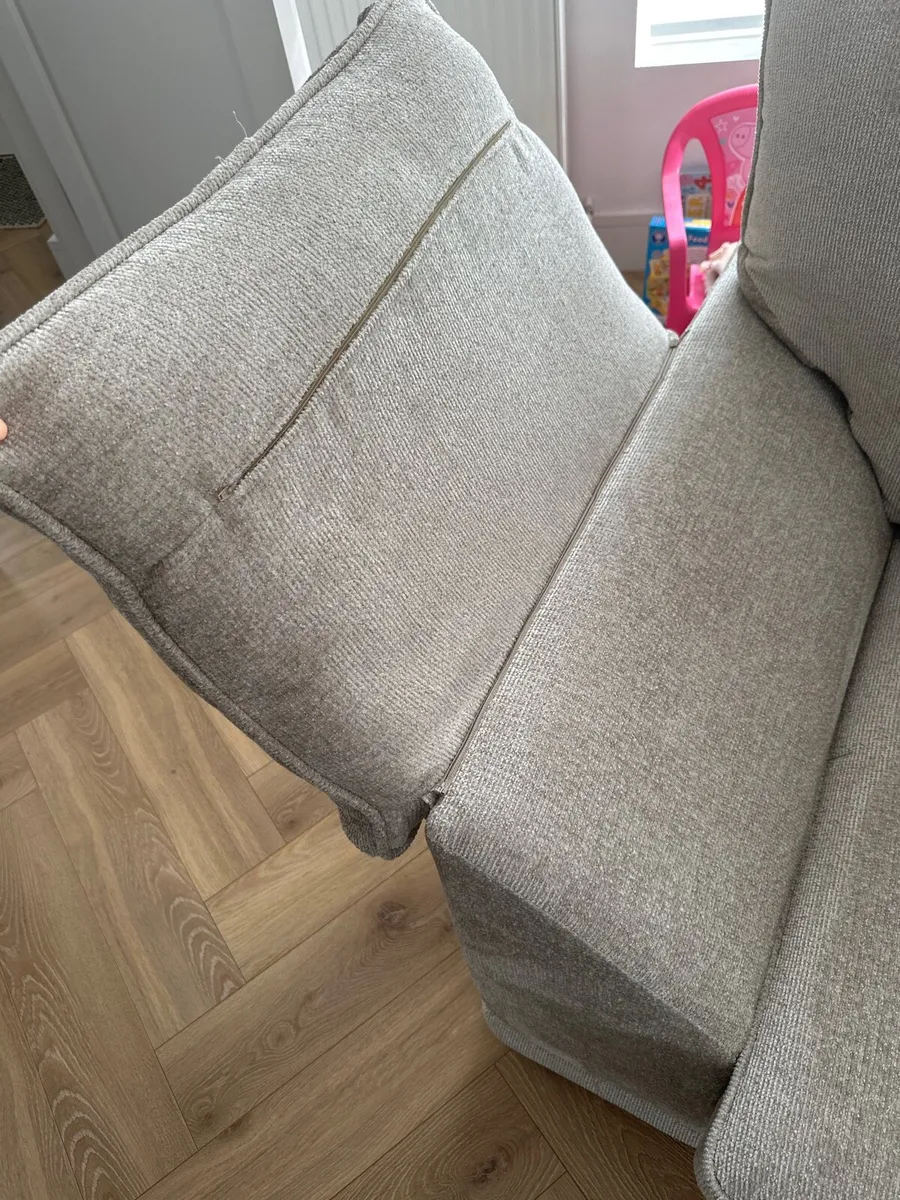 1.5 seater sofa / love seat / arm chair - Image 2