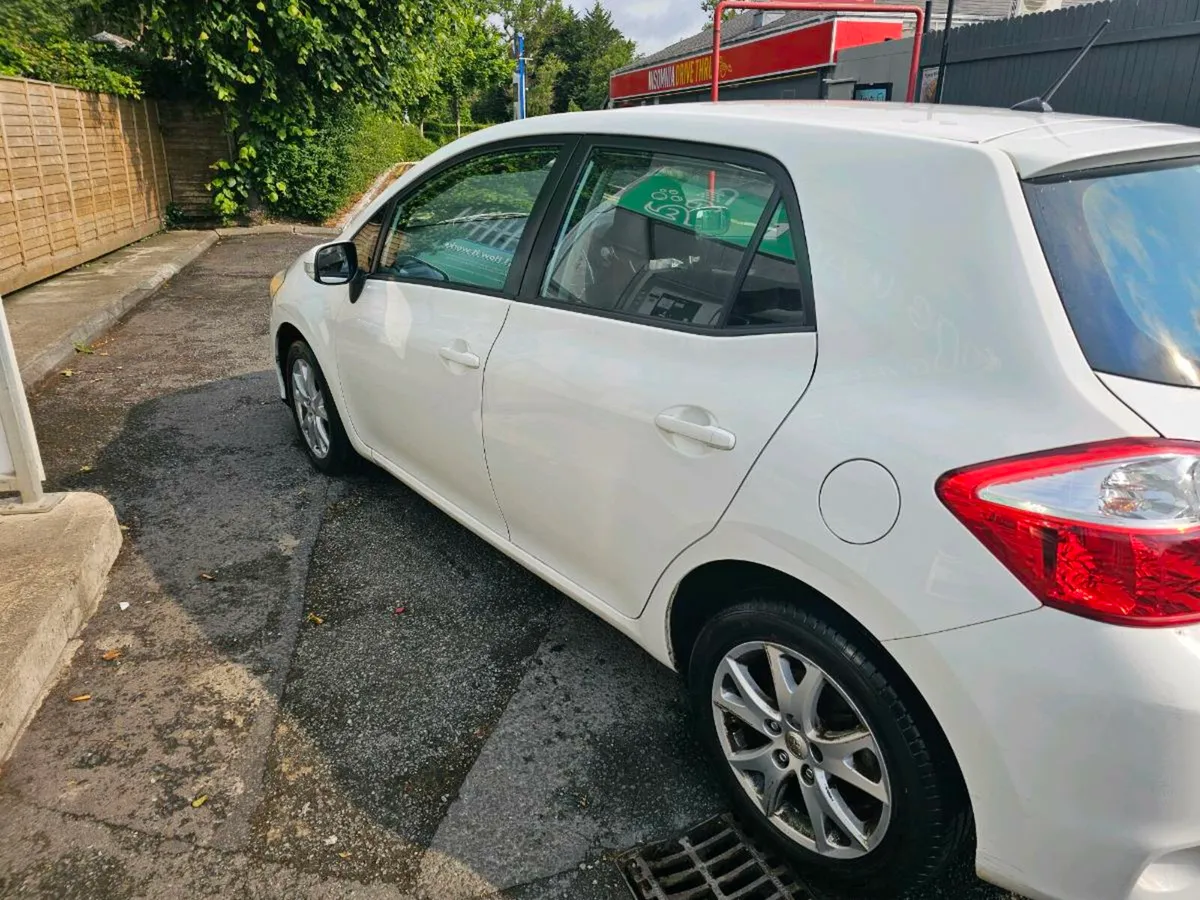 Toyota Auris 1.3L VVTI Self Charging Toyota - Image 2