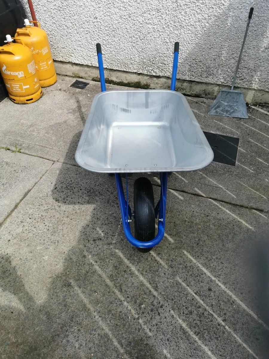 Galvanised wheel barrow - Image 2