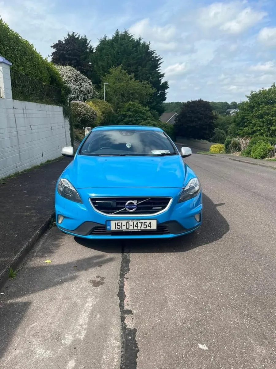 Volvo V40 2015 R-Design - Image 1