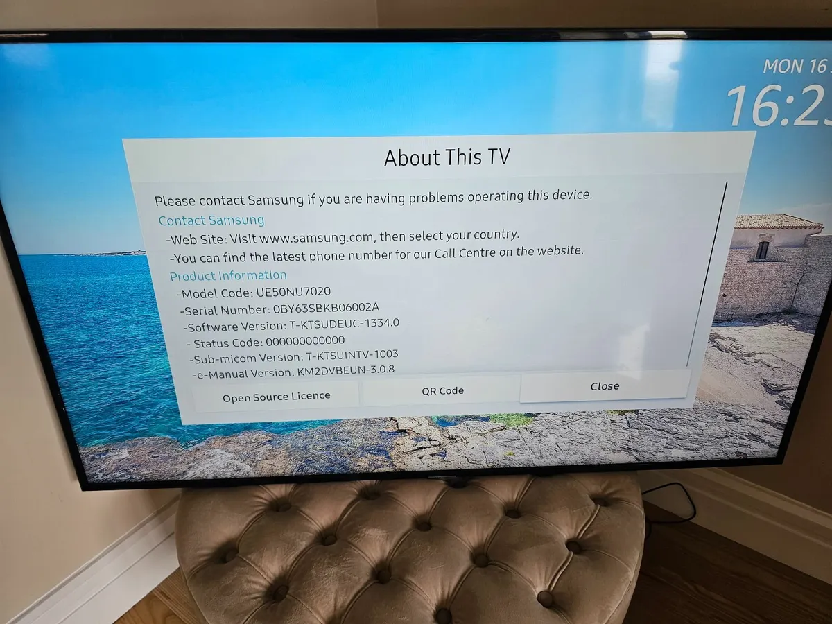 Samsung  44 Inch TV - Image 2