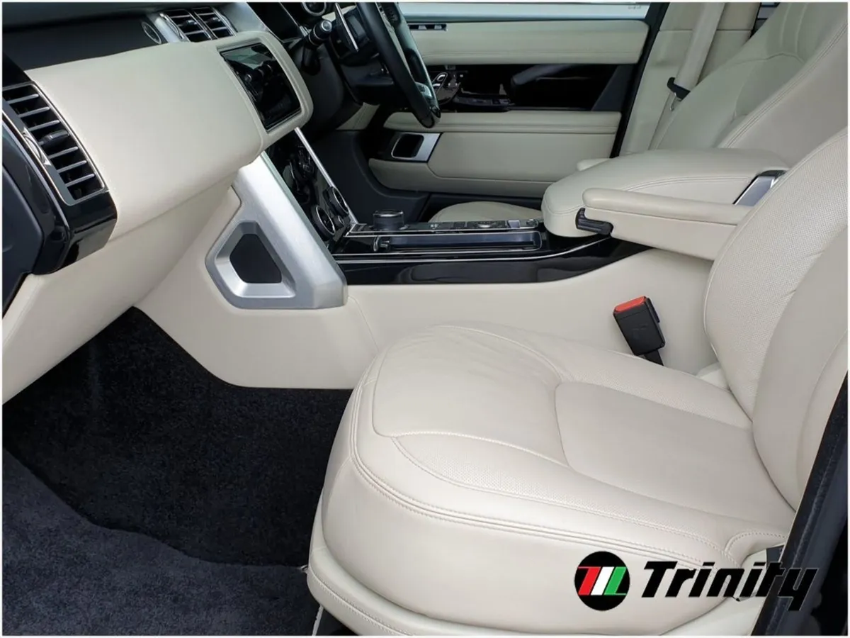 Land Rover Range Rover Black Edition Autobiograph - Image 4