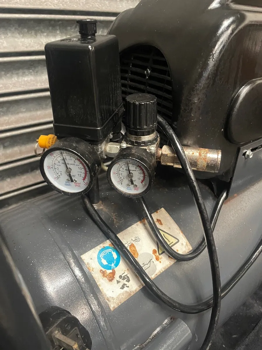 Air compressor - Image 2