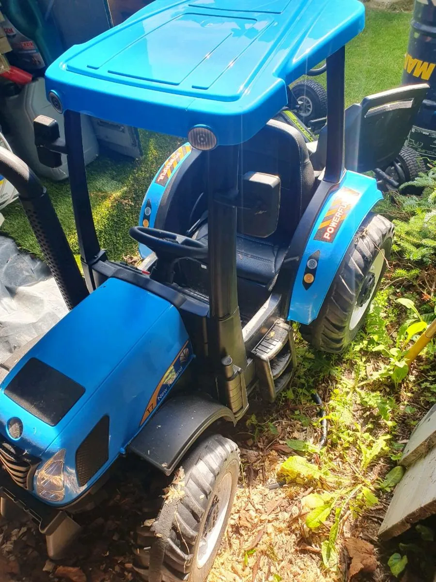 New Holland ride on tractor - Image 3