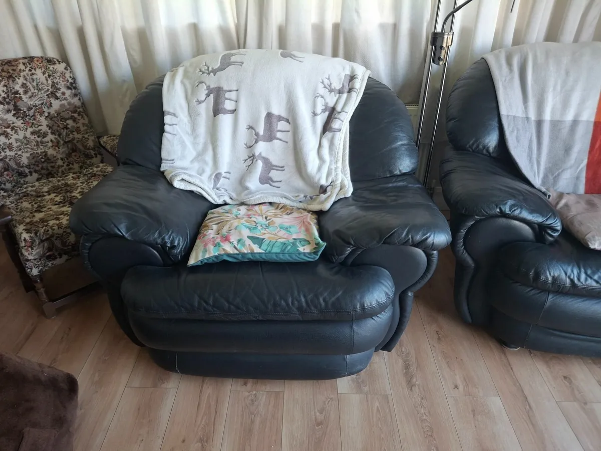 Armchairs - Image 2