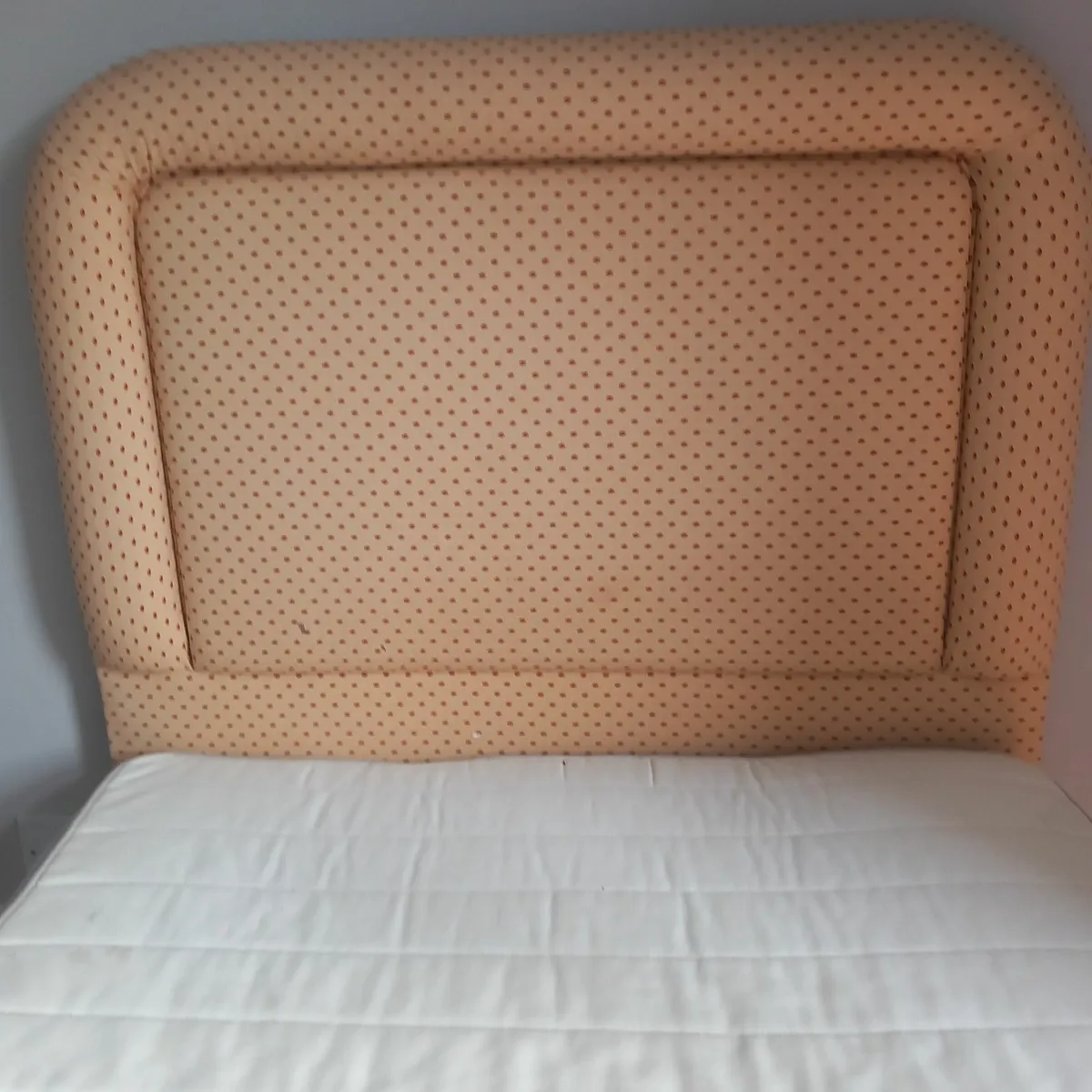 Single Divan Bed with Bespoke Headboard - Image 1